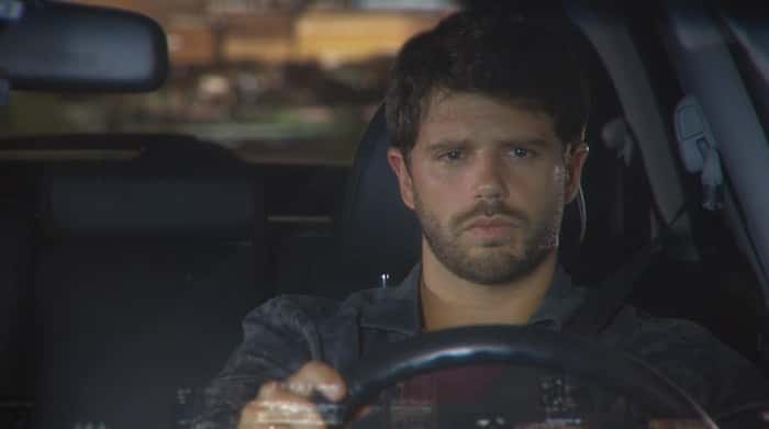 Otávio (Duda Nagle) em cena de "Cúmplices de Um Resgate" (Foto: Reprodução/SBT)