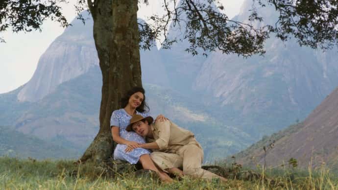 Eponina fica exausta após noites de amor com Pandolfo (Foto: TV Globo)