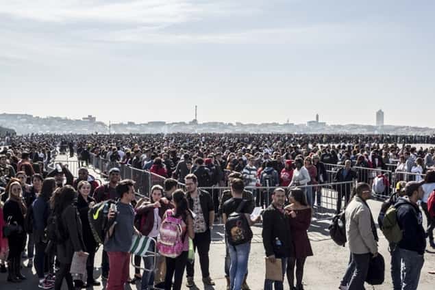Fila de candidatos para o "X Factor". (Foto: Divulgação)