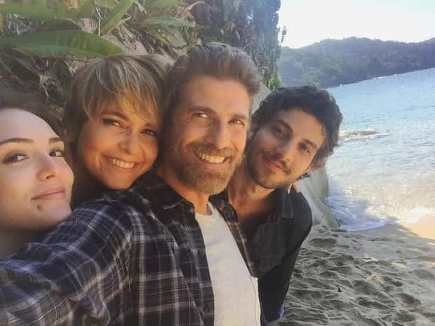Isabelle Drummond, Cláudia Abreu, Reynaldo Gianecchini e Chay Suede (Foto: Instagram / Reprodução)