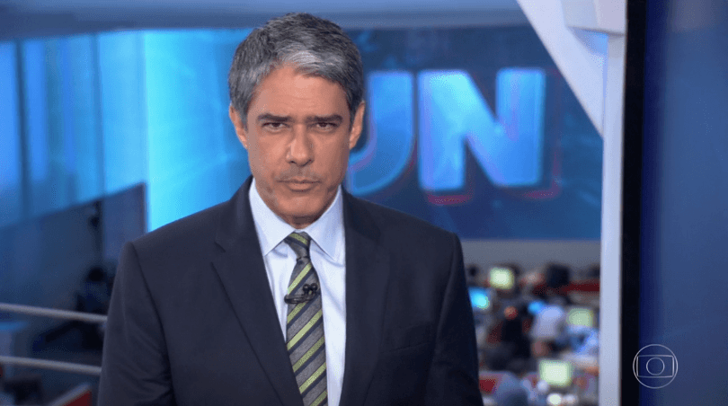 William Bonner no "Jornal Nacional", ontem (15) (Foto: Reprodução/Globo)