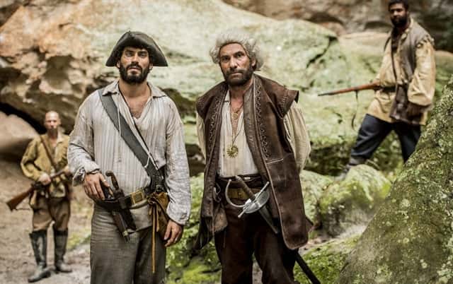 Simão (Nikolas Antunes) e Mão de Luva (Marco Ricca) (Foto: Globo/João Cotta)