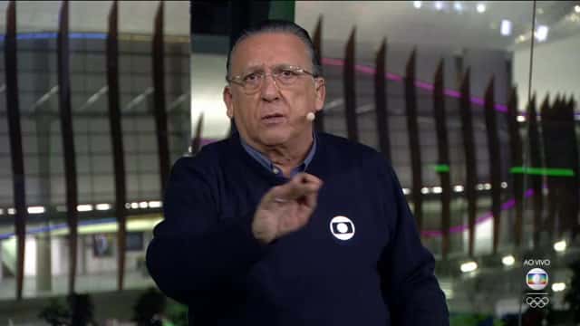 Galvão Bueno na transmissão da partida entre Brasil e Iraque, ontem (07) (Foto: Reprodução/Globo)
