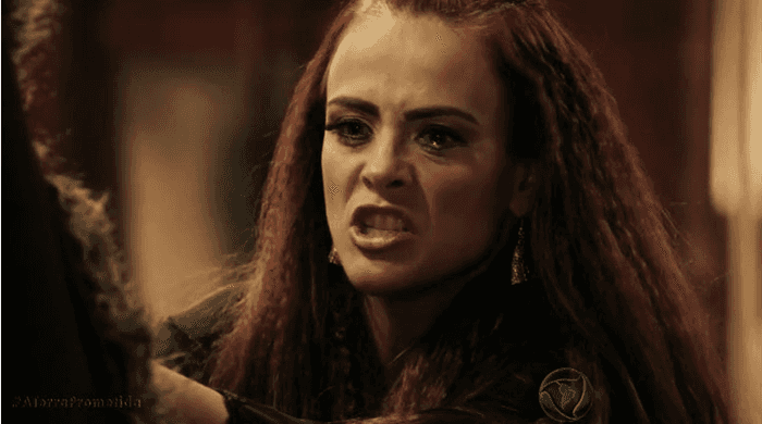 Juliana Silveira (Kalesi) em cena de "A Terra Prometida" (Foto: Reprodução/Record)