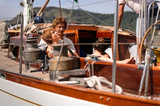 Pedro (Reynaldo Gianecchini) e Helô (Claudia Abreu) em cena de "A Lei do Amor" (Foto: Globo/Ramón Vasconcelos)