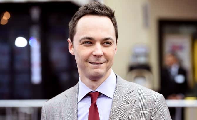 Jim Parsons segue como o ator mais bem pago da TV norte-americana. (Foto: Divulgação)