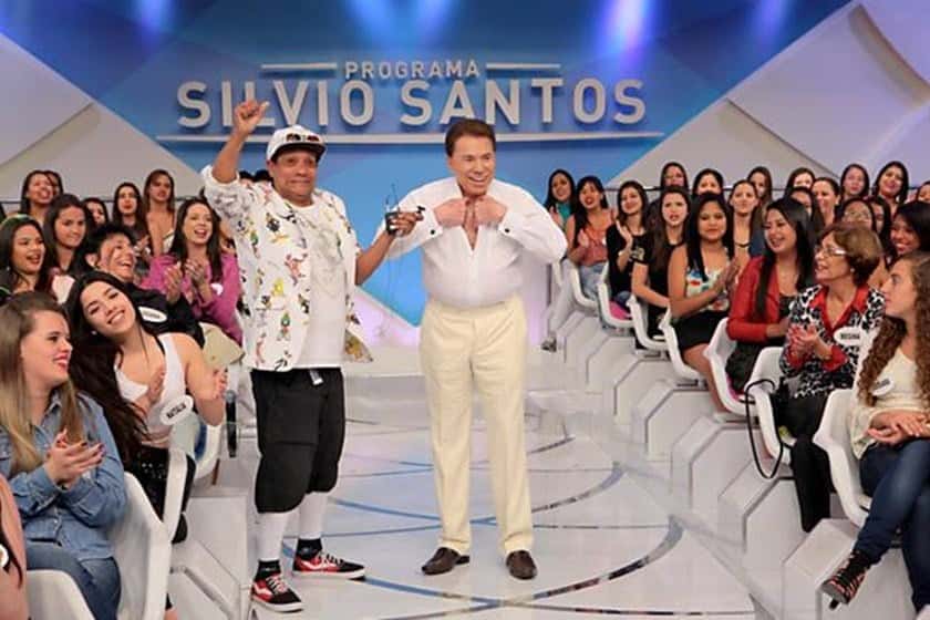Silvio Santos parou a internet ao tirar a roupa no seu palco (Foto reprodução: SBT)