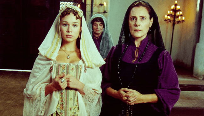 Mariana Ximenes, Ida Gomes e Elizabeth Savala em "A Padroeira" (Foto: Cristiana Isidoro/Globo)