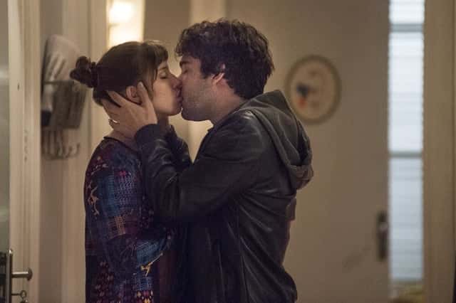 Tiago (Humberto Carrão) e Isabela (Alice Wegmann) em cena de 'A Lei do Amor' (Foto: Globo/Mauricio Fidalgo)