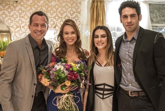 Apolo (Malvino Salvador), Tancinha (Mariana Ximenes), Tamara (Cleo Pires) e Beto (João Baldasserini) em "Haja Coração" (Foto: Globo/Renato Rocha Miranda)