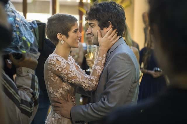 Letícia (Isabella Santoni) e Tiago (Humberto Carrão) em "A Lei do Amor" (Foto: Globo/Mauricio Fidalgo)