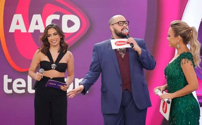 Anitta, Tiago Abravanel e Eliana (Foto: Gabriel Cardoso/SBT)