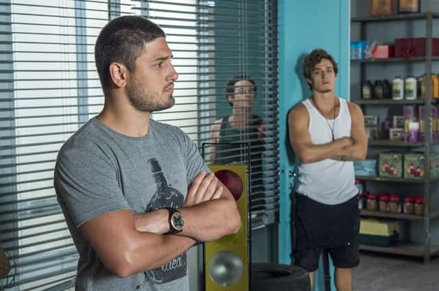 Gustavo (Daniel Rocha) em cena de 'A Lei do Amor' (Foto: Globo/Estevam Avellar)
