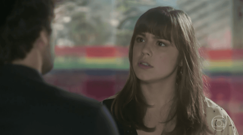 Isabela (Alice Wegmann) em cena de "A Lei do Amor" (Foto: Reprodução/Globo)