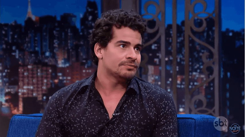 Thiago Martins em entrevista ao "The Noite", no SBT (Foto: Reprodução/SBT)
