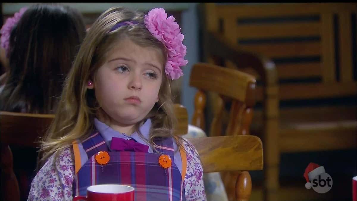 Lorena Queiroz (Dulce Maria) em cena de "Carinha de Anjo" (Foto: Reprodução/SBT)