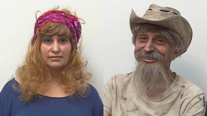 Os repórteres Fabíola Gadelha e Gerson de Souza disfarçados (Foto: Divulgação/Record/Montagem)