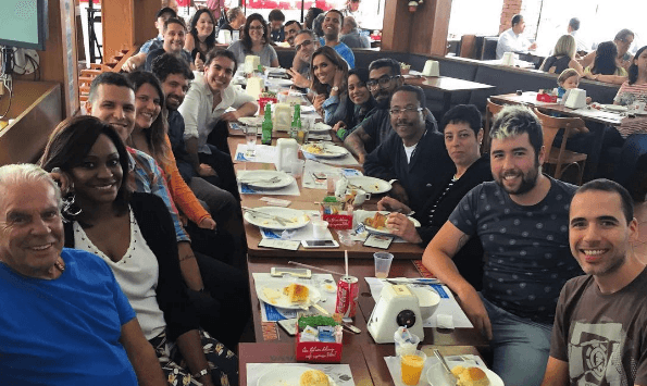 Equipe do "Primeiro Impacto" reunida sem Dudu Camargo (Foto: Reprodução/Instagram)