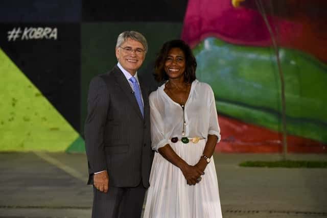 Boulevard Olímpico em frente ao Mural do Cobra. Gloria Maria e Sergio Chapelin gravam as cabeças da Retrospectiva 2016 (Foto: Globo/César Alves)