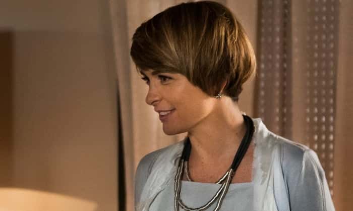 Helô (Claudia Abreu) em cena de "A Lei do Amor" (Foto: Globo/Cesar Alves)