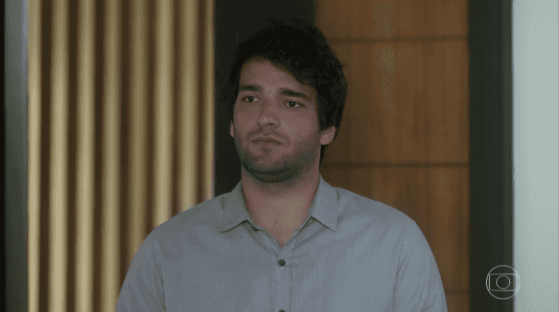 Tiago (Humberto Carrão) em cena de "A Lei do Amor" (Foto: Reprodução/Globo)