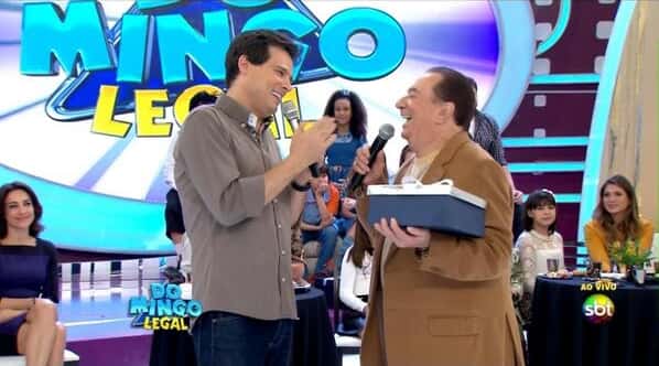 Raul Gil ao lado de Celso Portiolli durante participação no "Domingo Legal" (Foto: Reprodução/SBT)