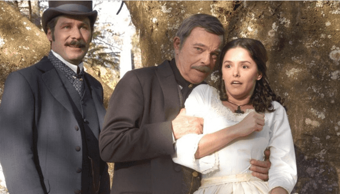 Leopoldo Pacheco (Leôncio), Rubens de Falco (Almeida) e Bianca Rinaldi (Isaura) em "A Escrava Isaura" (Foto: Divulgação/Record)
