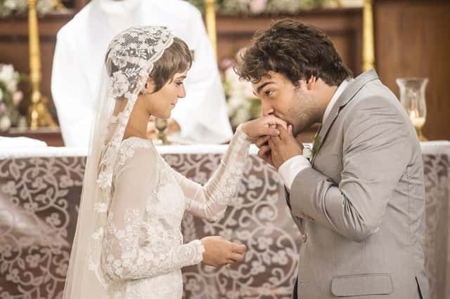 Letícia (Isabella Santoni) e Tiago (Humberto Carrão) em cena de 'A Lei do Amor' (Foto: Globo/Mauricio Fidalgo)