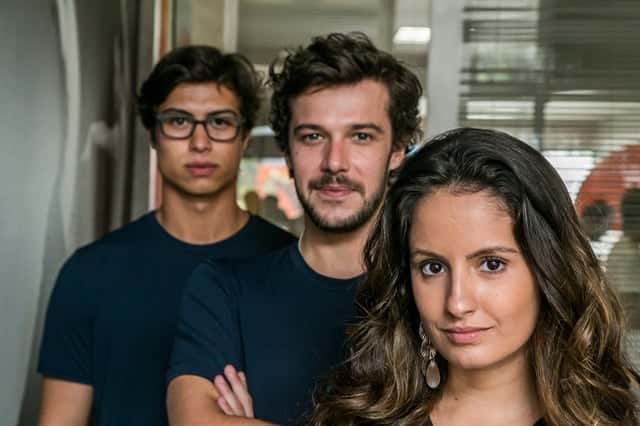 Filipe (Francisco Vitti), Renato (Jayme Matarazzo) e Nanda (Amanda de Godoi) em "Malhação" (Foto: Globo/Paulo Belote)