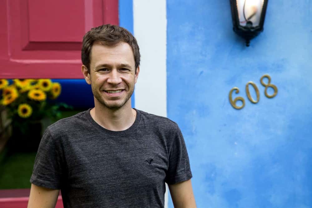 Tiago Leifert na casa do BBB (Foto: Paulo Belote/Globo)