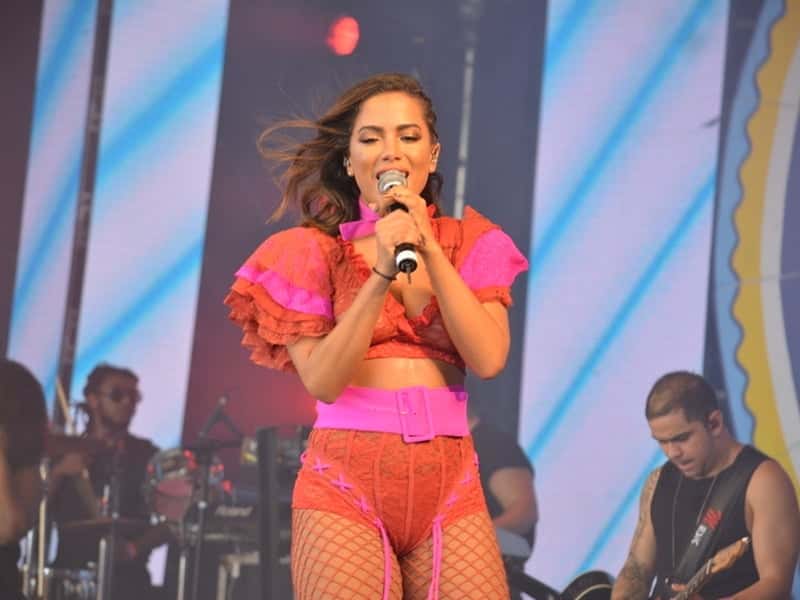 Anitta ficou irritada com o site de notícias e o rebateu (Foto: Divulgação)