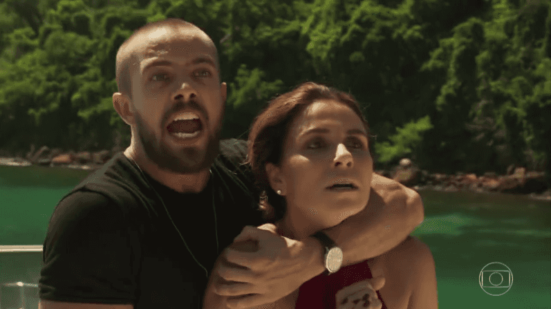 Cesar (Rafael Cardoso) e Alice (Giovanna Antonelli) em cena do último capítulo de "Sol Nascente" (Foto: Reprodução/Globo)