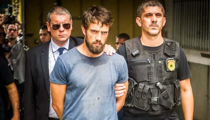 Cesar (Rafael Cardoso) é preso em "Sol Nascente" (Foto: Globo/João Miguel Júnior)