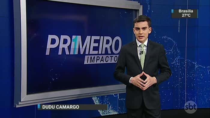 Dudu Camargo no comando do "Primeiro Impacto" (Foto: Reprodução/SBT)