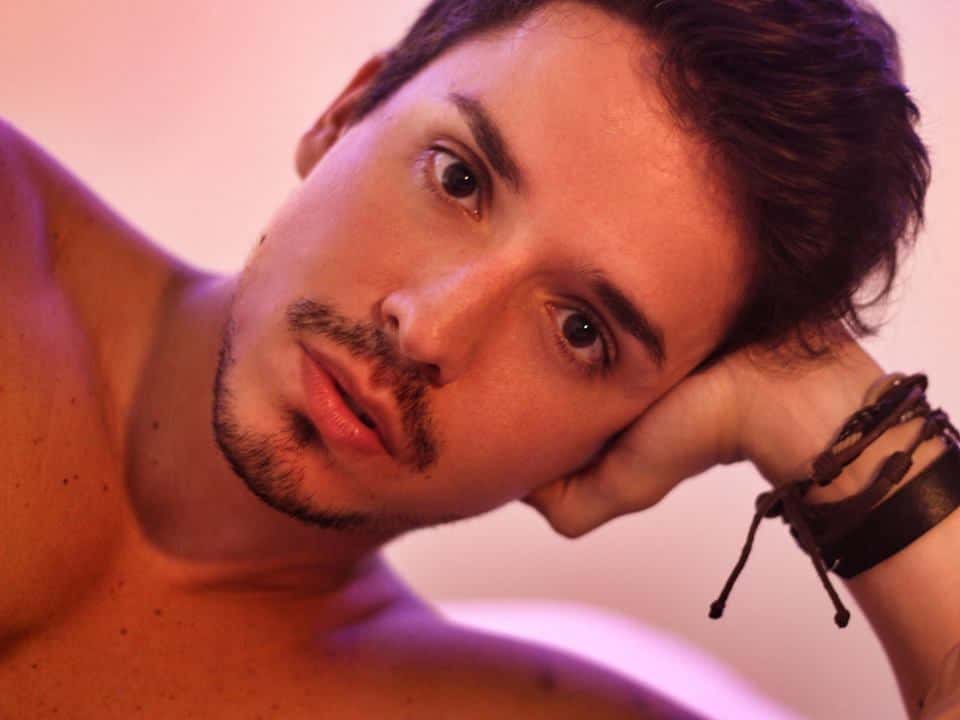 O ex-galã da dramaturgia da Record, o ator Bernardo Falcone (foto: divulgação)