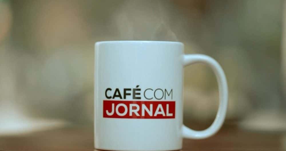 O Café com Jornal é apresentado nas manhãs da Band. (Foto: Reprodução/Band)