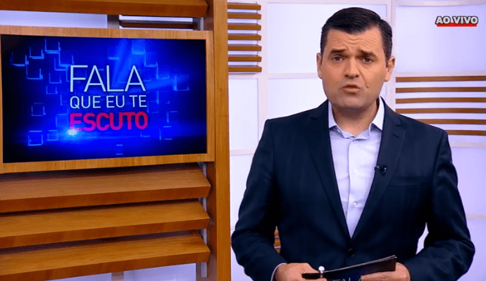 O pastor Walber Barboza no "Fala Que Eu Te Escuto" da madrugada desta terça-feira (28) (Foto: Reprodução/Record)