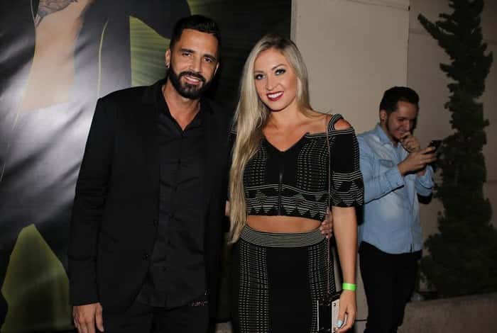 Latino e Jéssica Rodrigues. Foto - Ag News.
