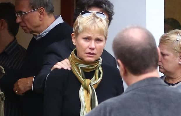 Xuxa no velório do irmão Cirano Rojabaglia em 2015 (Foto: Francisco Silva / Agnews)