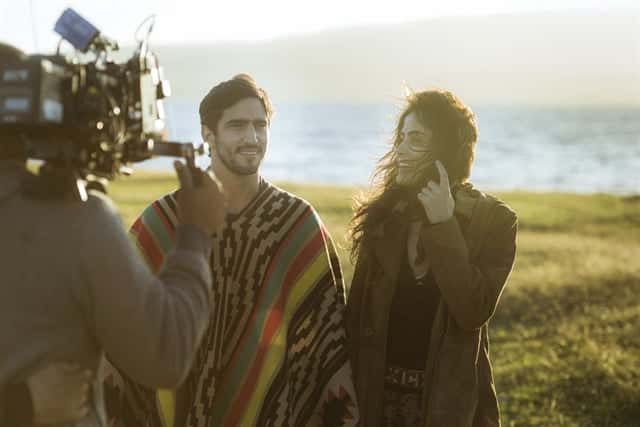 Renato (Renato Góes) e Rimena (Maria Casadevall) em 'Os Dias Eram Assim' (Foto: Globo/Mauricio Fidalgo)