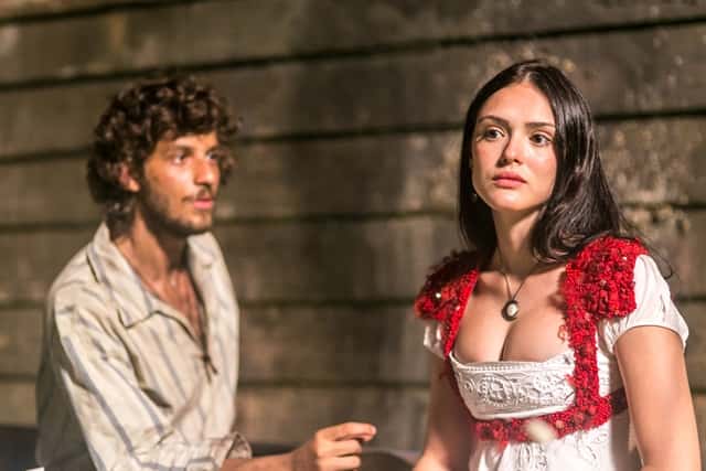 Joaquim (Chay Suede) e Anna (Isabelle Drummond) (Foto: Globo/Paulo Belote)