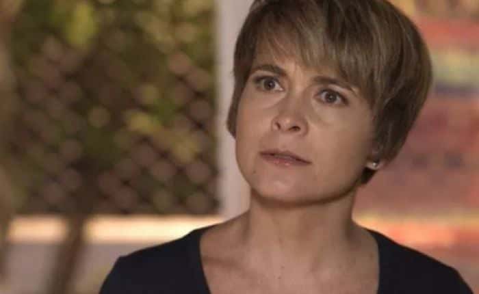 Helô é sequestrada e acorrentada na semana final de "A Lei do Amor". (Foto: Divulgação)