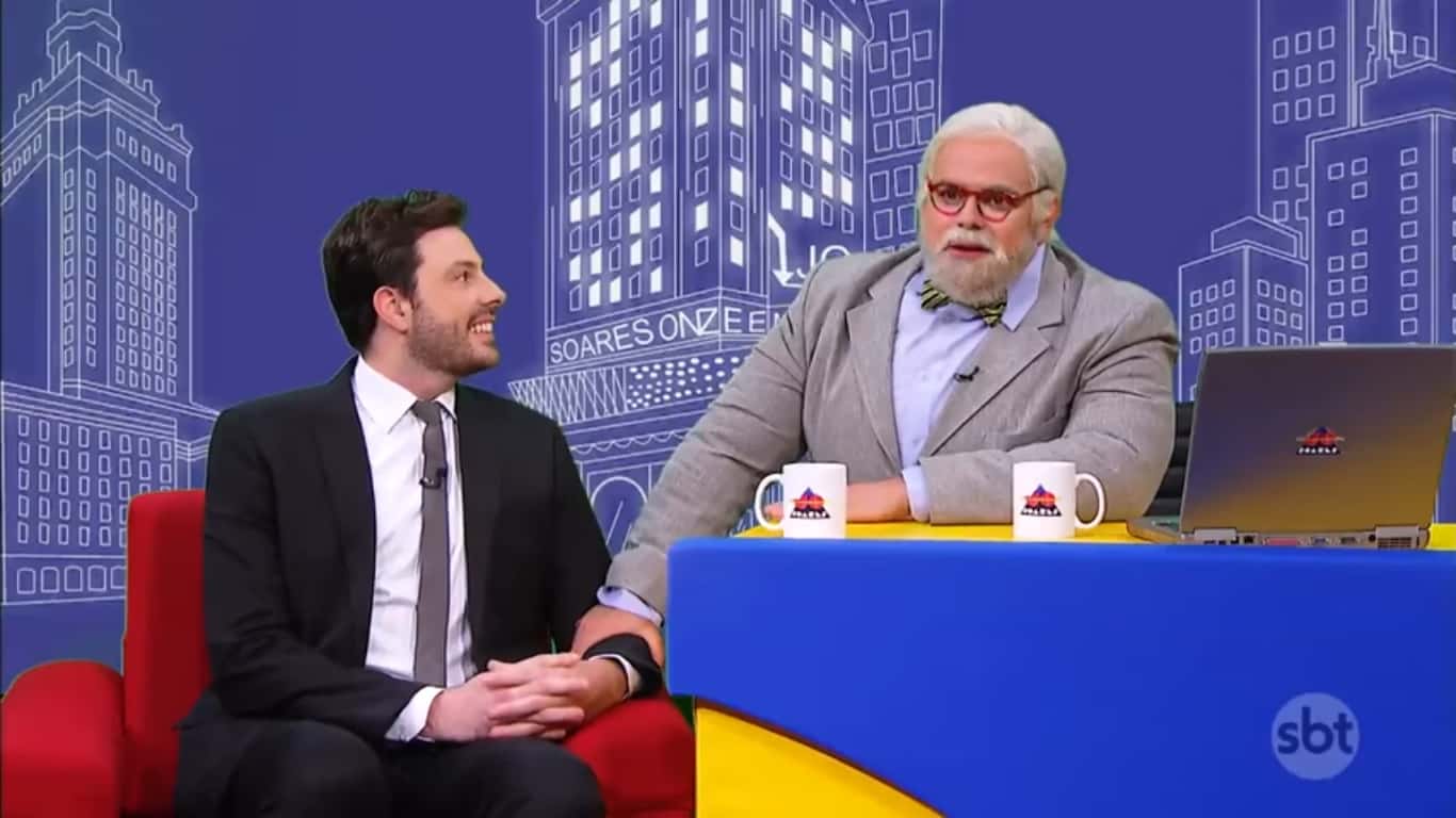 Danilo Gentili recebe Jô Suado. (Foto: Reprodução/SBT)