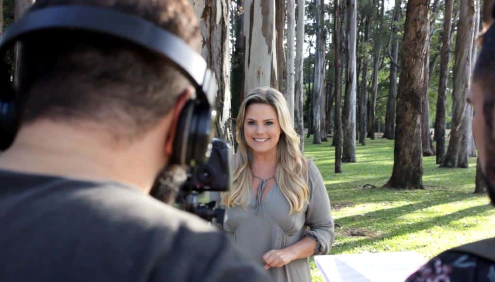 Maria Cândida estreia novo programa (Foto TV Aparecida)
