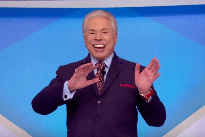 Silvio Santos de cabelo grisalho em seu programa (Foto: Reprodução/SBT)