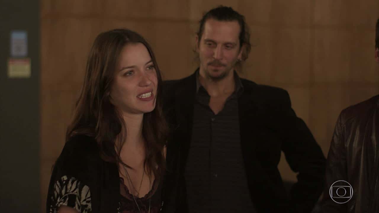 Júlia (Nathalia Dill) em cena de "Rock Story" (Foto: Reprodução/Globo)