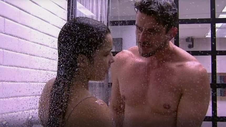 Marcos e Emilly conversam sobre a prova do líder (Foto: Reprodução)