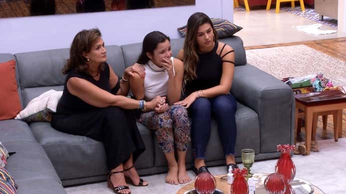 Ieda, Emilly e Vivian ao descobrirem que já estão na final. (Foto: Reprodução/TV Globo)
