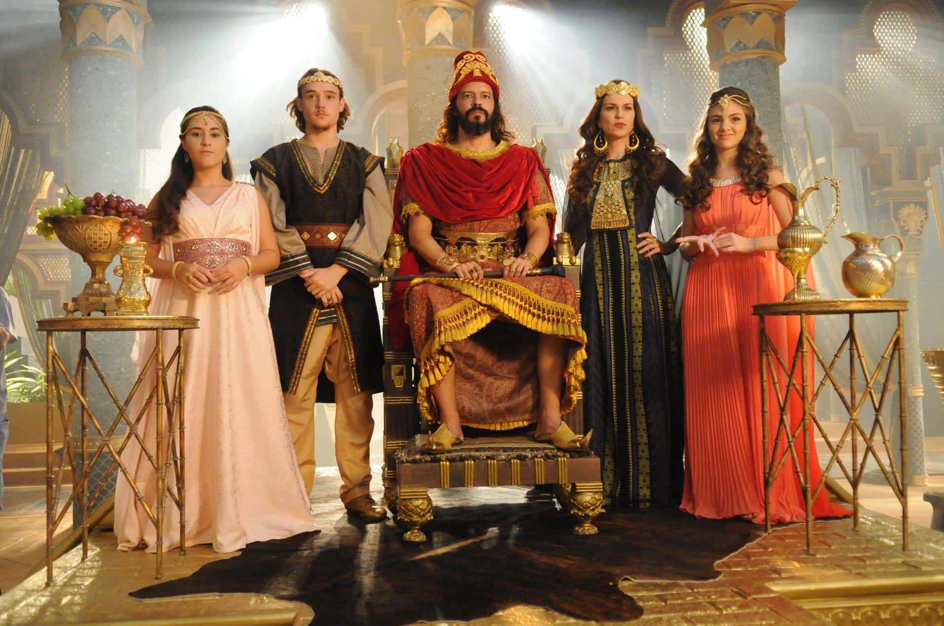 O elenco da novela "O Rico e Lázaro". (Foto: Divulgação/Record)