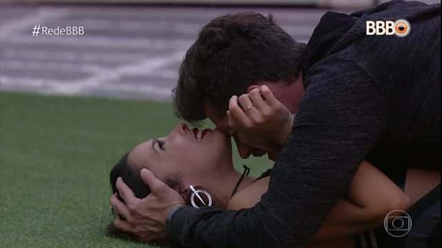Emilly e Marcos no "BBB17" (Foto: Reprodução/Globo)